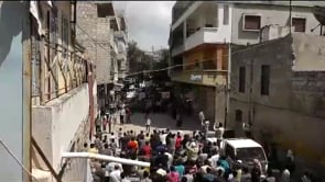 مظاهرة في بلدة كفر تخاريم في ريف إدلب في جمعة "سننتصر ويهزم الأسد"