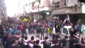 مظاهرة في حي بستان القصر في مدينة حلب في جمعة "ريف الشام.. أصابع النصر فوق القصر"