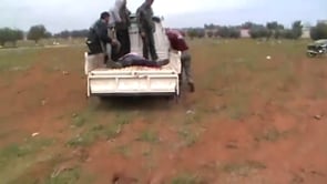 جثمان محمد إبراهيم الصلخدي أحد عناصر كتيبة المعتصم بالله قضى أثناى اقتحام الكتيبة 99 في ريف درعا