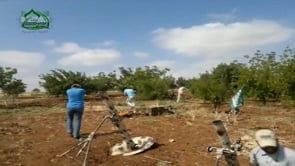 استهداف حواجز النظام بقذائف الهاون من قبل فرقة اليرموك في بلدة خربة خزالة في ريف درعا