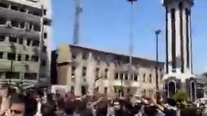 مظاهرة في ساحة الساعة الجديدة في مدينة حمص أثناء وصول اللجنة العربية