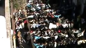 مظاهرة في حي الخالدية في مدينة حمص في أحد "درعا مهد الثورة"