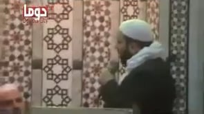 لقاء لجنة المراقبين العرب مع المتظاهرين والمدنيين في الجامع الكبير في مدينة دوما في ريف دمشق في جمعة "الزحف إلى ساحات الحرية"