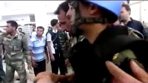 تفقد بعثة المراقبين الدوليين لضحايا مجزرة الحولة في محافظة حمص