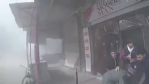 توثيق إصابة شخصين بعد قصف مدفعي على سوق مدينة دوما من قبل النظام