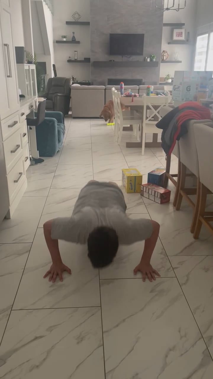 Watch takeo kok's Push Ups: 42 push ups