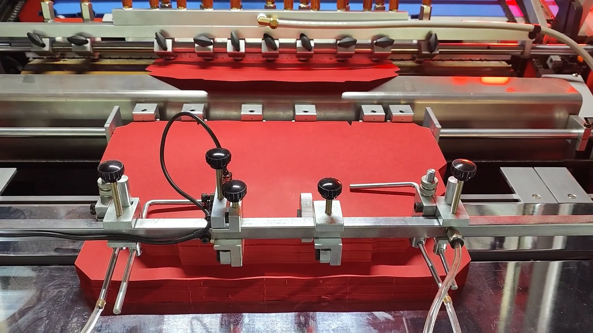Collapsible Box Wing Making Machine on Vimeo