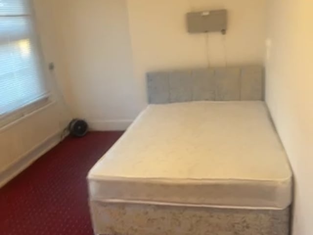 4 Bedroom in East Croydon  Main Photo