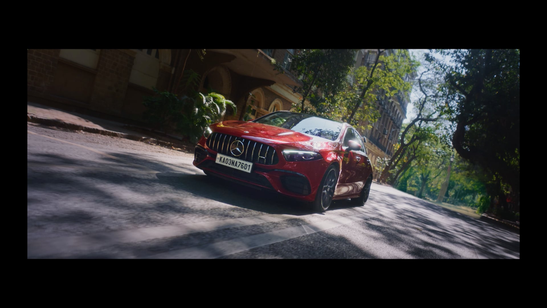 MERCEDES BENZ - NEW TO BRAND_DCUT