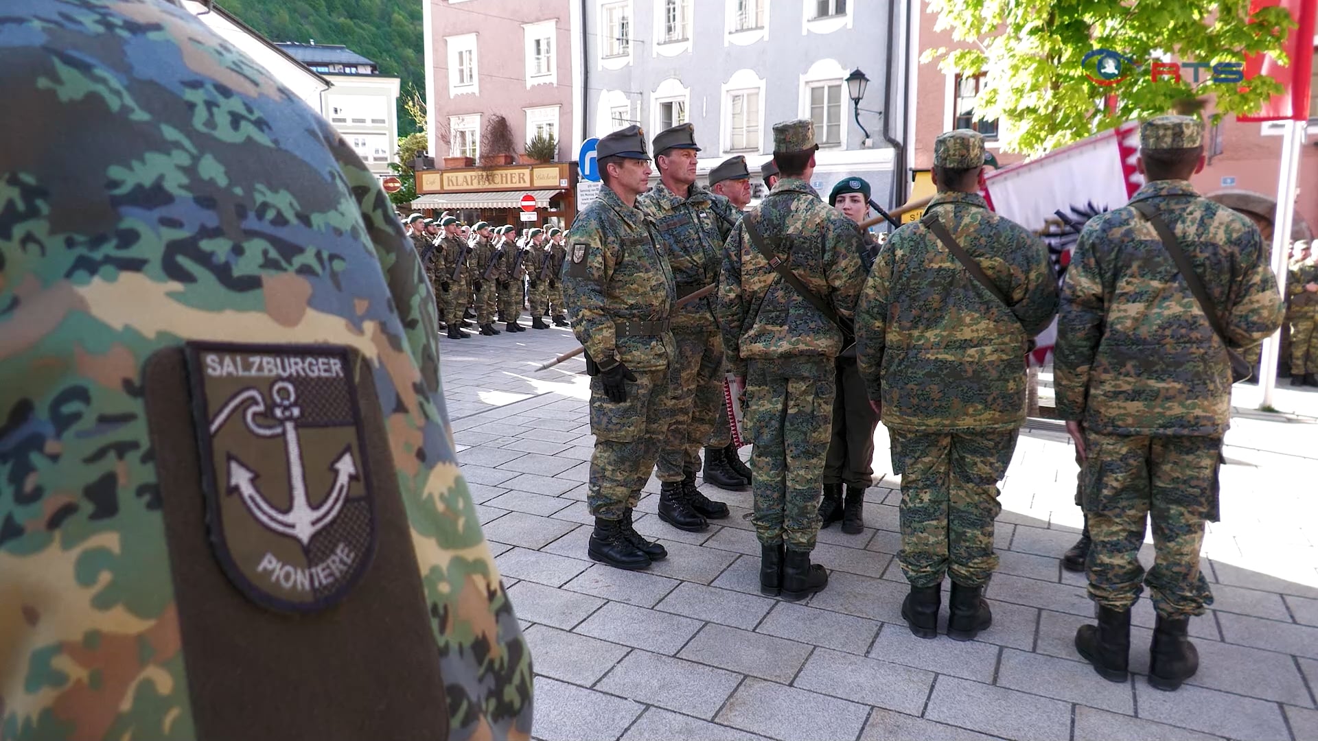 angelobung-in-hallein-rund-200-grundwehrdiener-legen-treuegeloebnis-ab