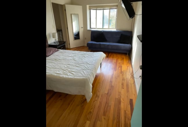 Large Bedroom  Main Photo