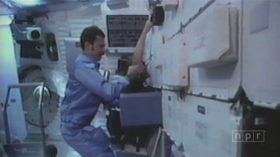 Przewodnik astronauty po życiu w kosmosie | NPR