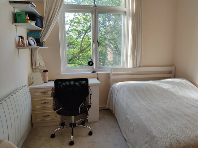 Video 1: Desk, Comfy Office Chair & New Double Bed
