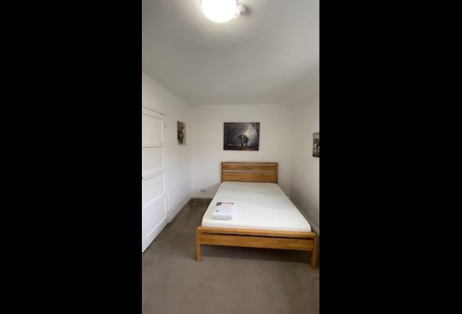 All Included, Double Bedroom in All Girls House Main Photo