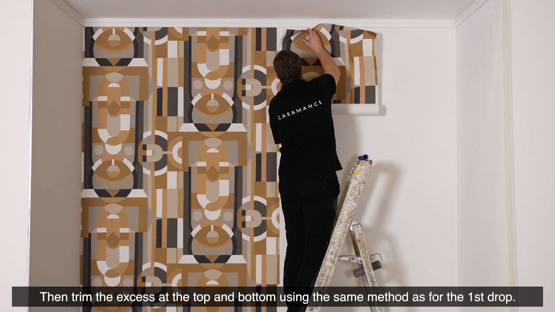 HANGING OF A WALLPAPER WITH AN OFFSET MATCH