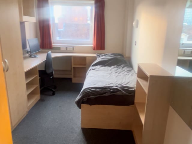Unite students - replacement tenant required  Main Photo