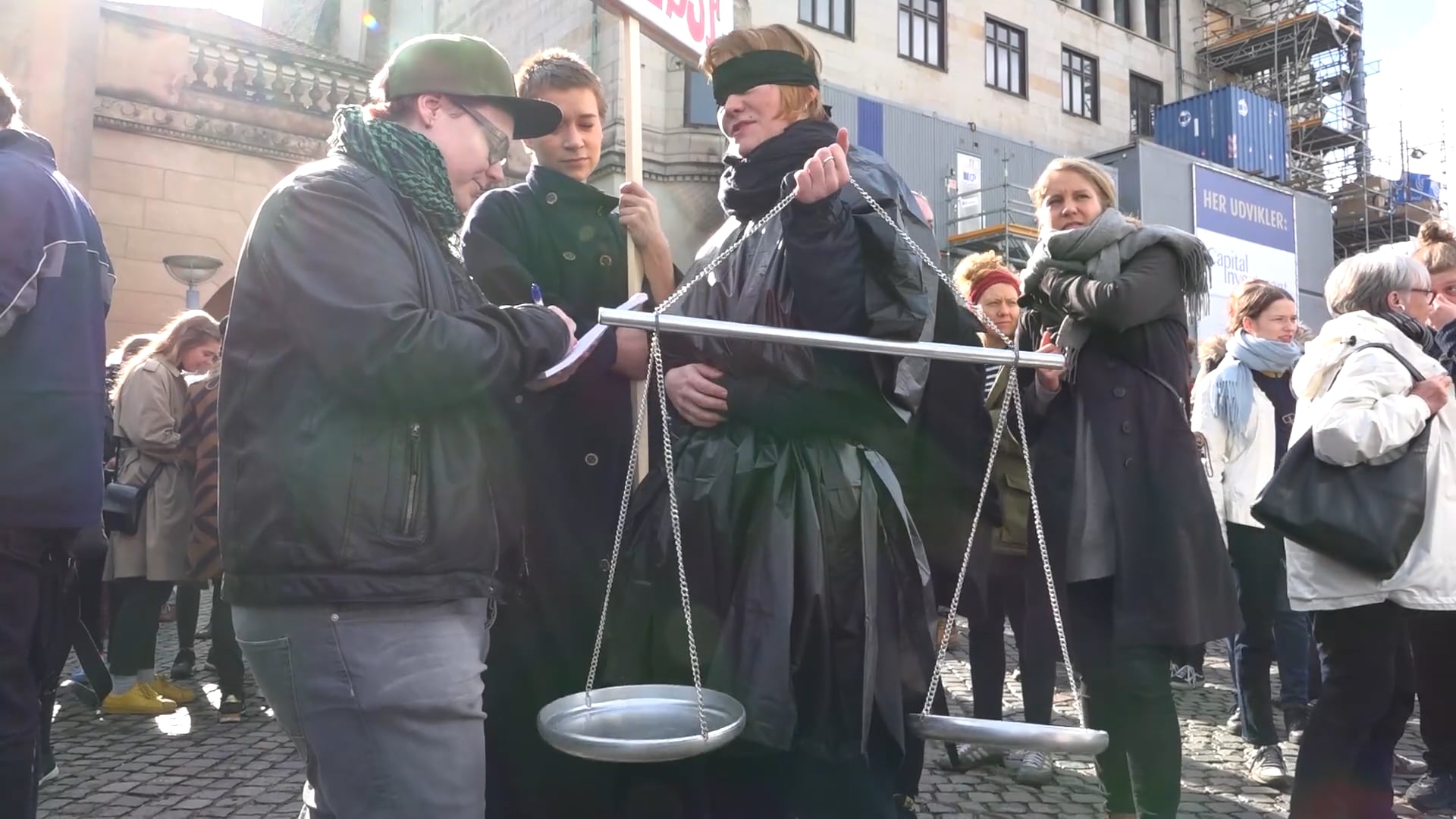 Demonstration i København - ”Aldrig din skyld”