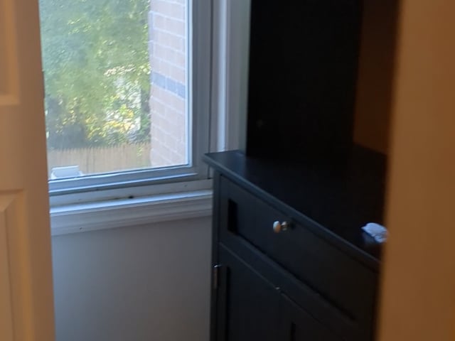 Room with large closet for rent in Northern Bronx Main Photo