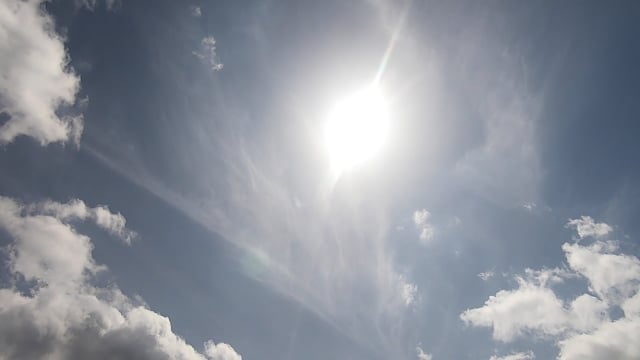 太陽と空(60P)のサムネイル画像