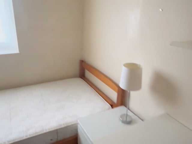 1 Room Available in Student House. Main Photo