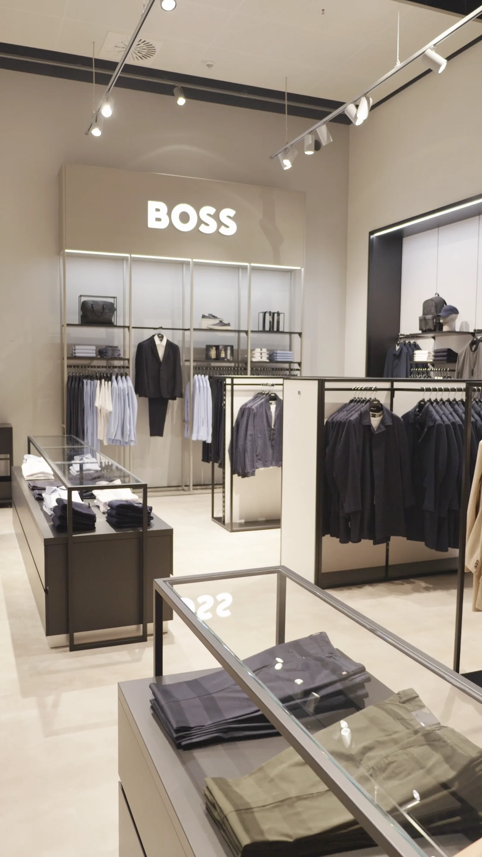 Hugo boss factory outlet near me best sale