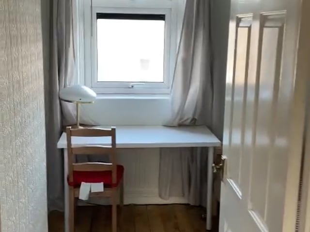 Single bedroom Main Photo