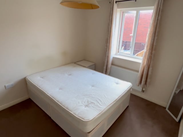  Double En-suite Room 10 mins from city hospital Main Photo