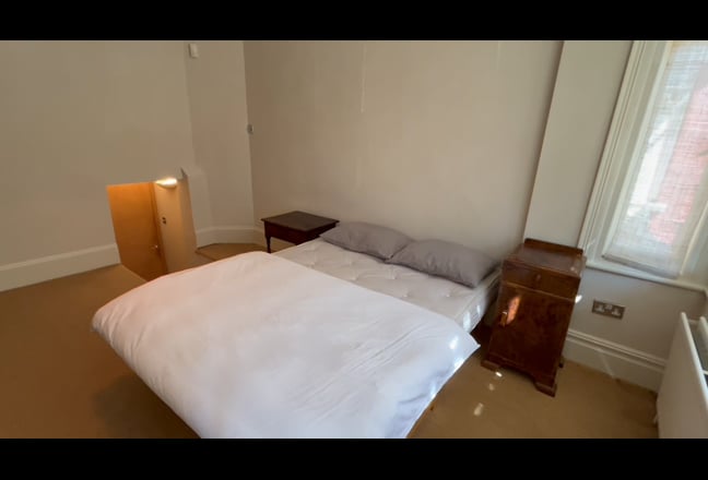 Sunny LGE DoubleBed+EnSuite Kitchenette+Studio Main Photo