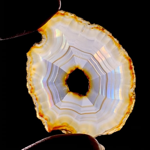 Quartz var: Agate (var: Iris Agate) (rainbow iridescence)