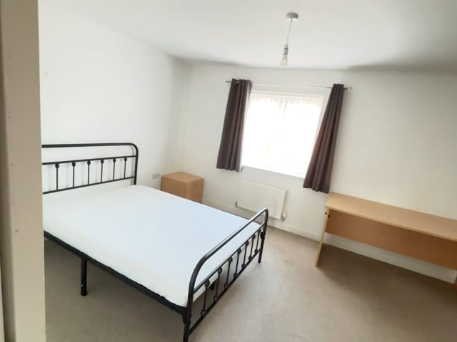 Large double room with en-suite  Main Photo