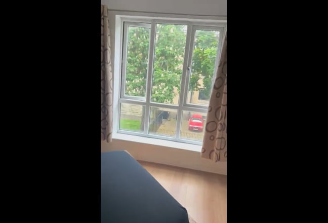 TO LET - Two Modern double bedroom with bathroom Main Photo