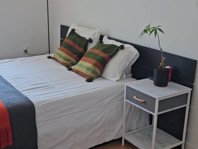 Master Bedroom For Rent In Edgewater Main Photo