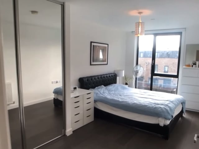 2B2B Ensuite, walking distance from Canary Wharf!  Main Photo