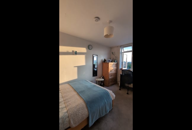 Short-term Let Double Room AMAZING location!! Main Photo