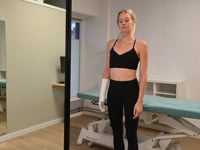 Übung 72 - Spiegeltherapie - Handgelenk