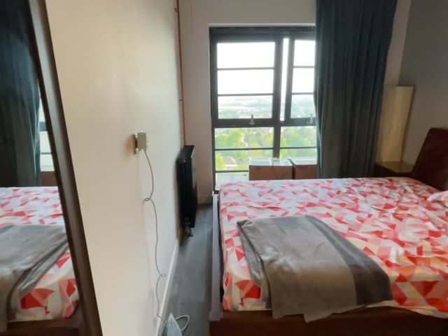 Luxurious rooms available in a 2b2b apartment  Main Photo