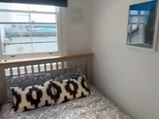 Spare Room in 5 bed flat in Brixton Main Photo