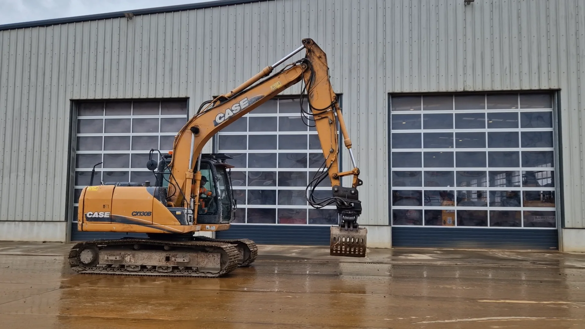 Case CX130B - Leeds June 24 on Vimeo