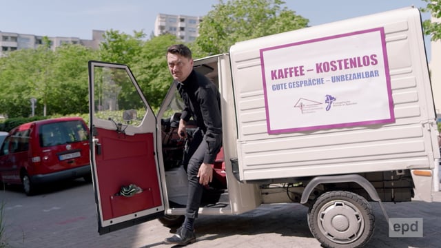 Der Pfarrer mit dem Kaffeemobil