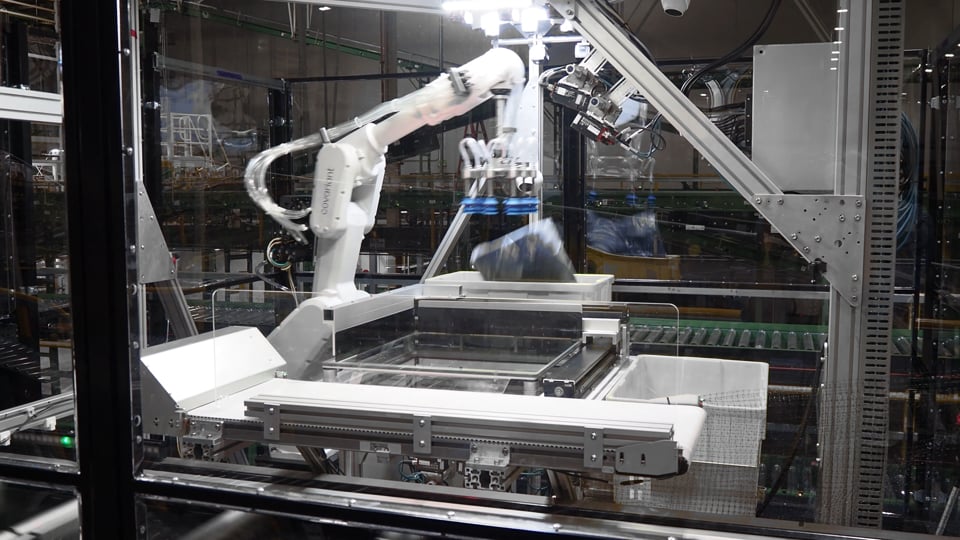 AI-powered Robotic Induction corrects error without human help