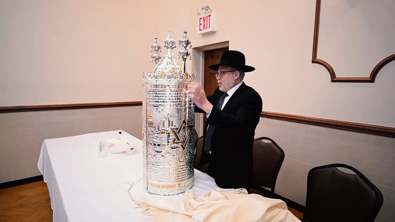 Hachnasat Sefer Torah yaakov family