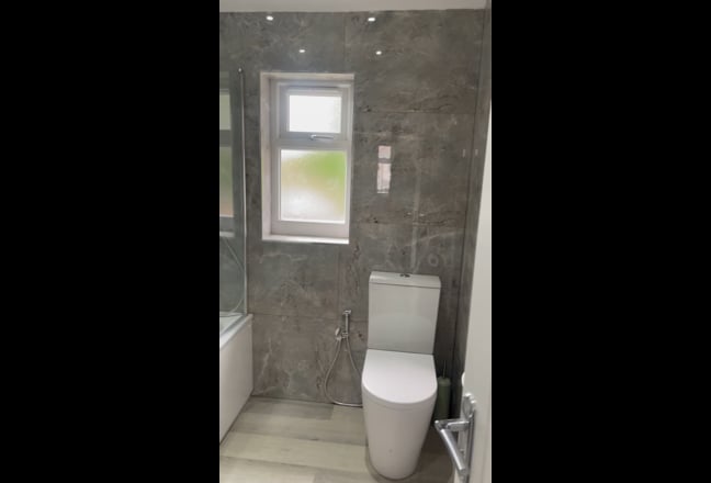 2 Double Rooms available in Heston / Hounslow TW5 Main Photo