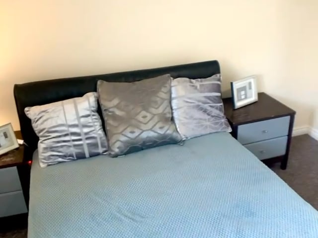 Large Double en-suite bedroom   Main Photo