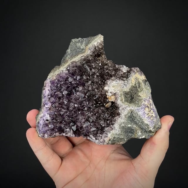 Amethyst with Calcite (old - classic locale)