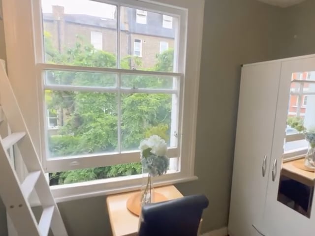 Single bedsit available in West Kensington 1/32 Main Photo