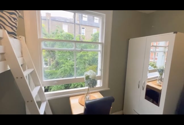 Single bedsit available in West Kensington 1/32 Main Photo