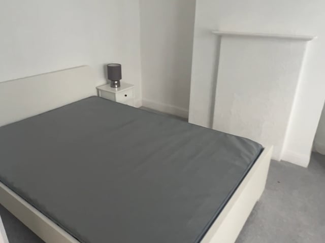 Video 1: Double bedroom - £1100pcm