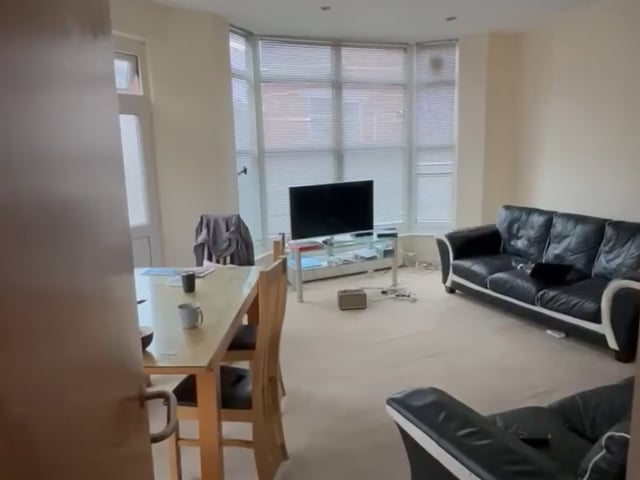 Huge Furnished 6 Bedroom House Available!  Main Photo