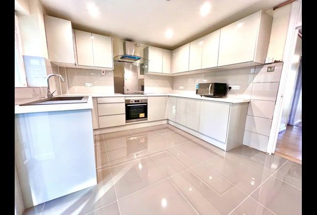 Video 1: Kitchen