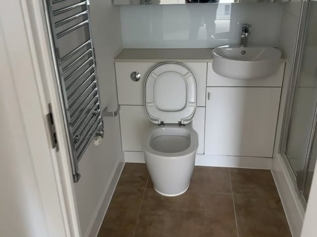 Double Bedroom with Available ! All bills included Main Photo